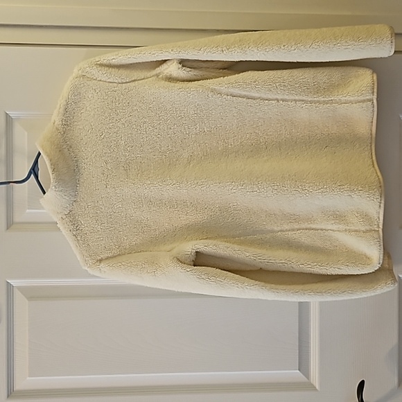 Fuzzy Jacket with Operational Zippers - Picture 9 of 9